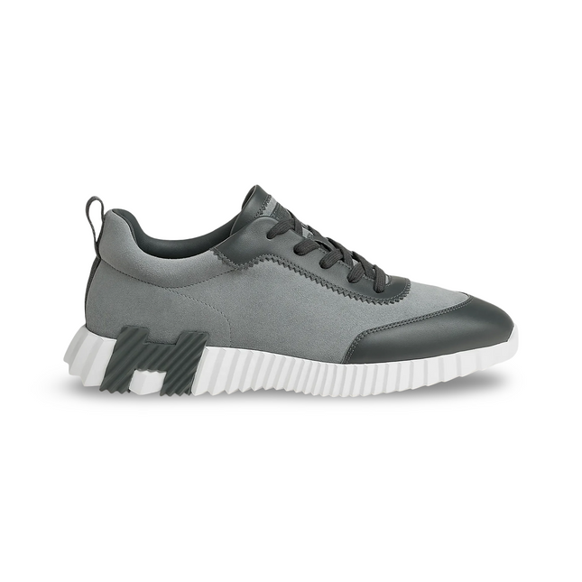 Bouncing Sneaker