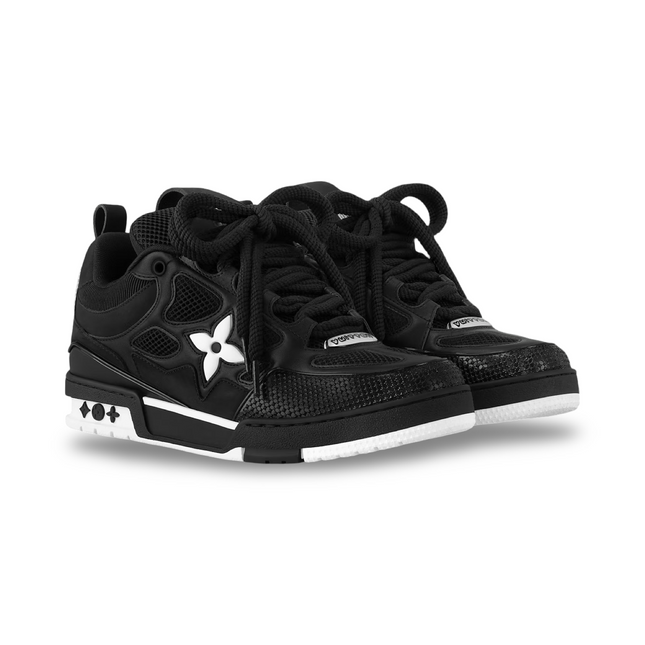 Skates in Black