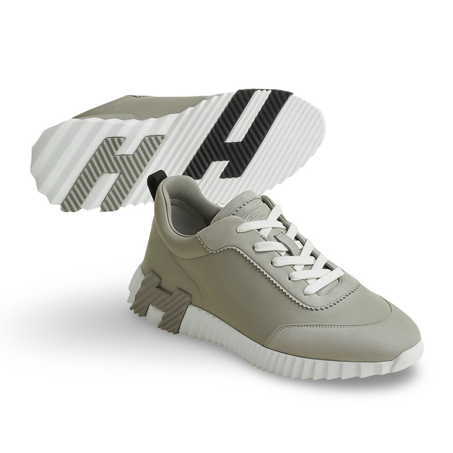 Bouncing Sneaker