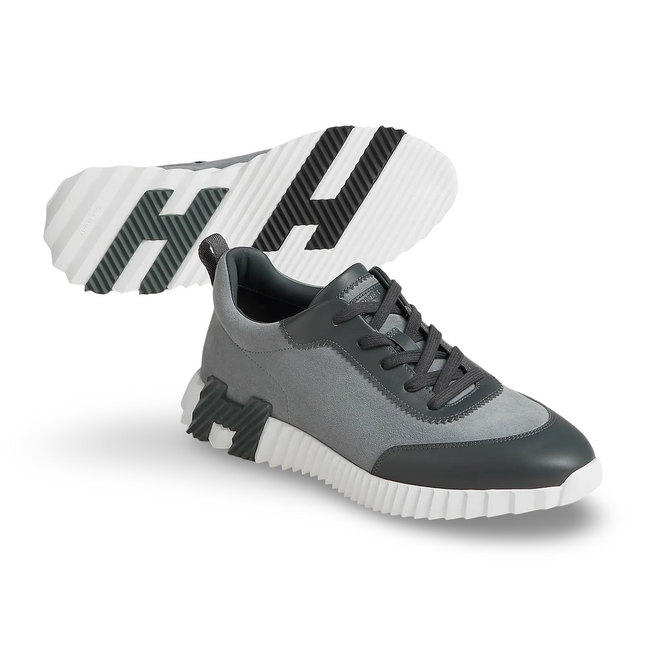 Bouncing Sneaker