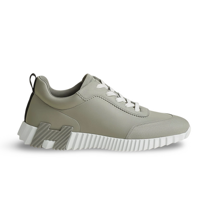 Bouncing Sneaker
