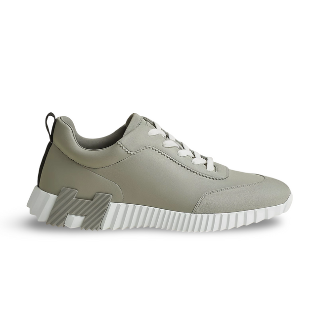 Bouncing Sneaker