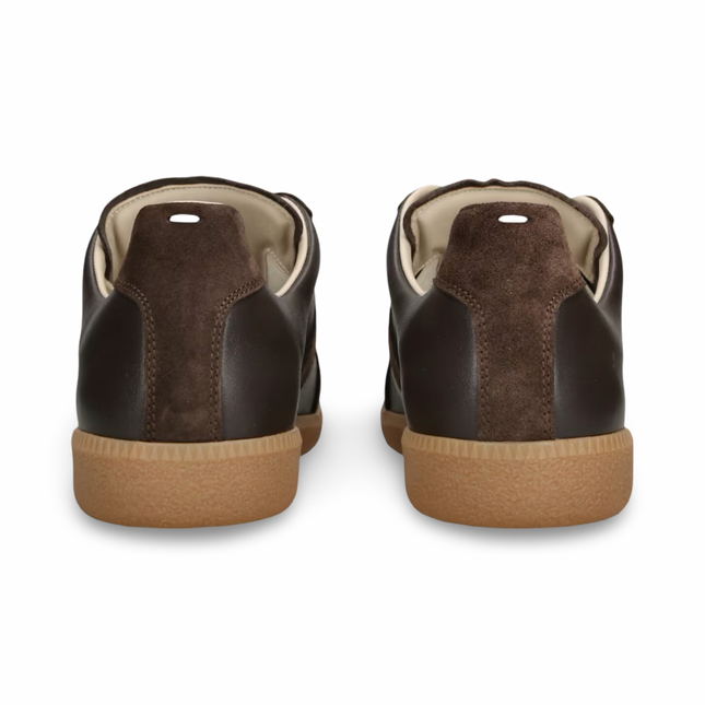 Gats in Brown