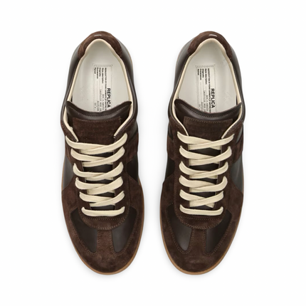 Gats in Brown