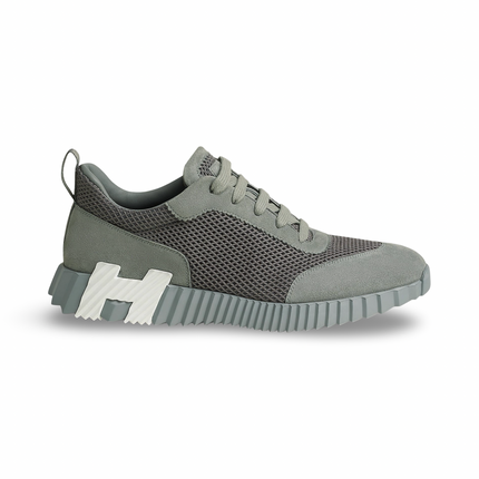 Bouncing Sneaker