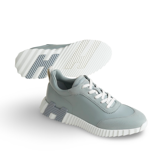 Bouncing Sneaker