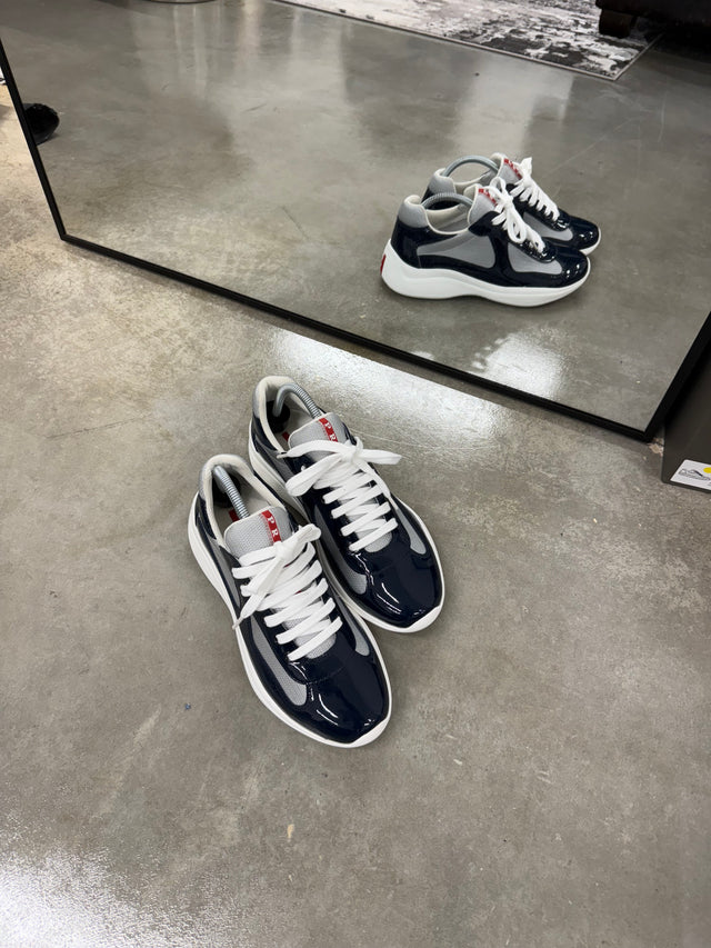 <h2>FOOTWEAR</h2>
